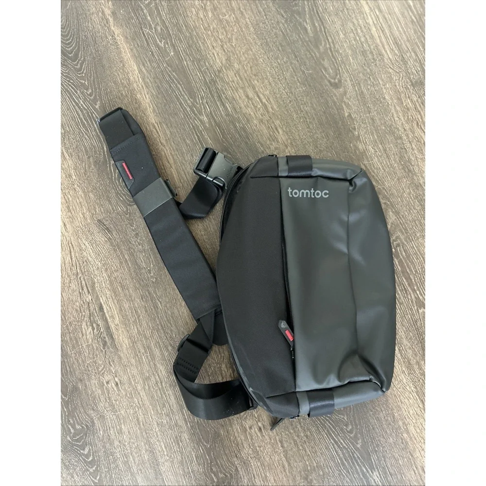 Tomtoc COMPACT EDC SLING BAG courier gamer fashion LARGE shoulder crossbody NWOT